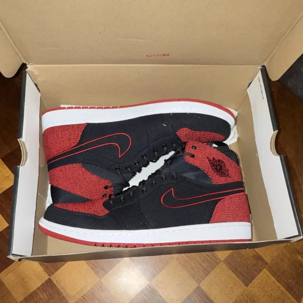 Size 15 Jordan Air Jordan 1 Ultra High Banned Black Red White 844700-001